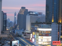 泰国曼谷轻轨88平2房公寓出租 BTS Asok