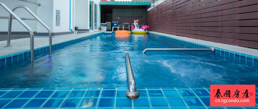 泰国芭提雅市区豪华泳池别墅出租，四房四卫